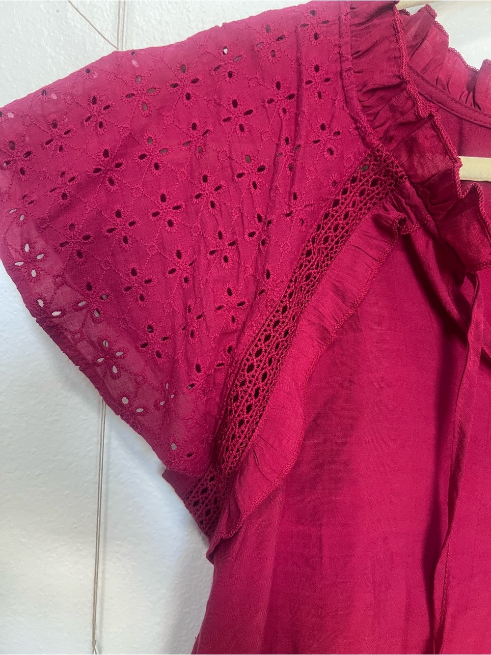 Notations Burgundy Eyelet Flutter Sleeve Tie Neck Blouse Size L - Picture 4 of 6